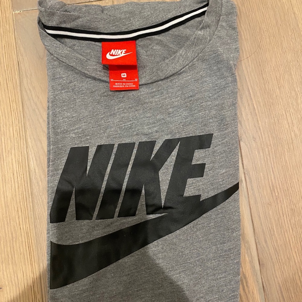 Nike tshirt